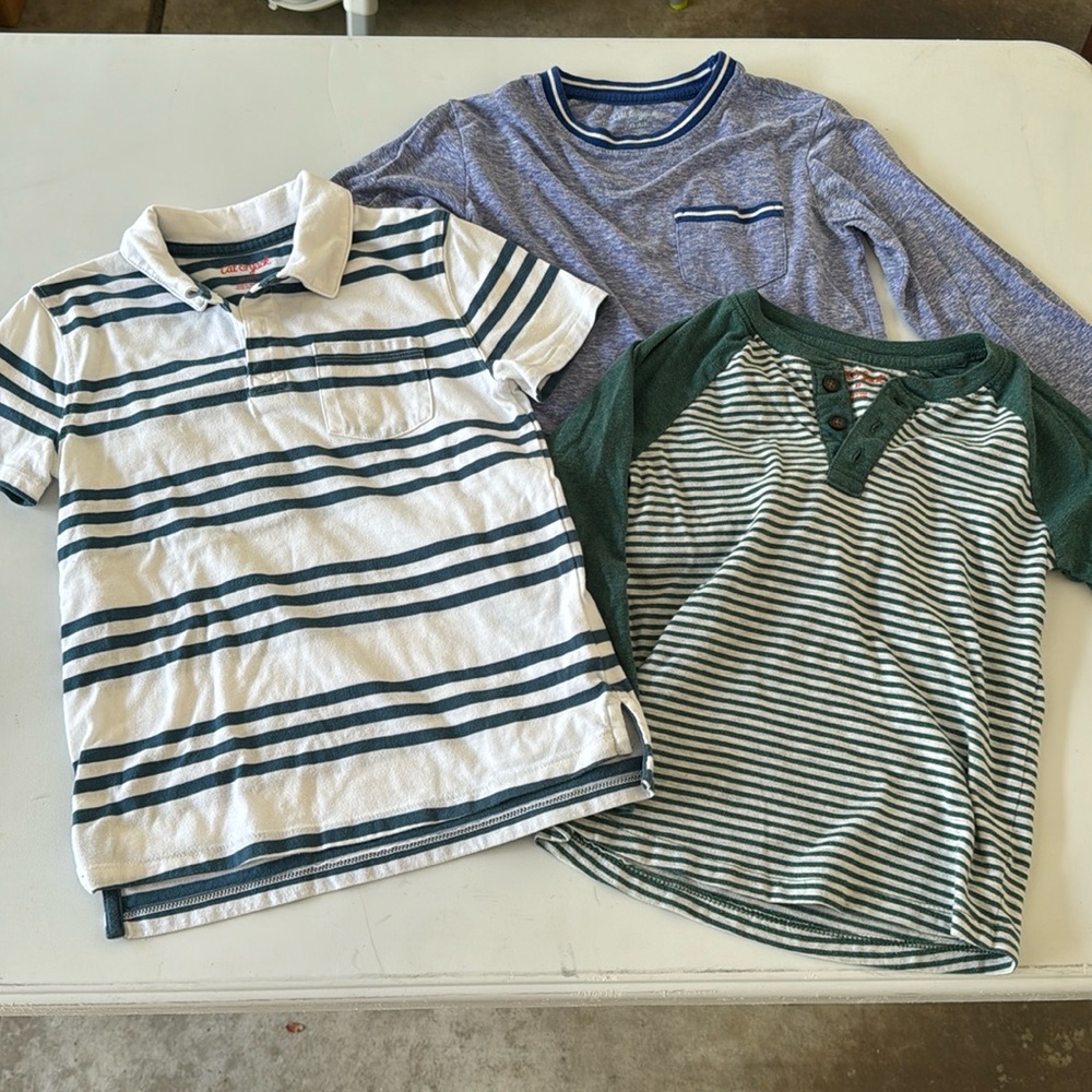 3 pack size 4/5 boys shirts, 2 long sleeve and one short sleeve. Like new!